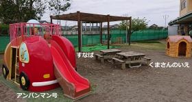 園児たちは園庭で元気いっぱい遊びます！