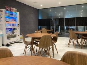 カフェテリア（休憩室） 自販機設置