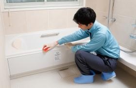 清掃スタッフ 専門の資機材を使うプロのお掃除のお仕事