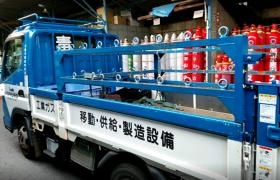 多くの得意先様へガス・関連器具を運搬しております。