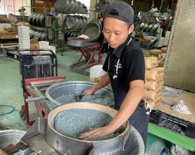 原料を均一に混錬します