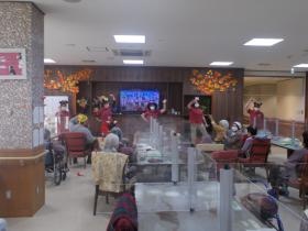 デイサービスでのレクリエーションの様子です