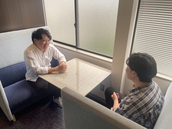 経営層との距離の近さが特徴。全社員への面談を月一回慣行など、働く環境に関しての相談や改善にも迅速に対応しています！