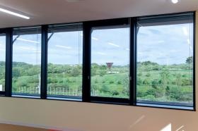 執務室から見えるいわき公園の風景