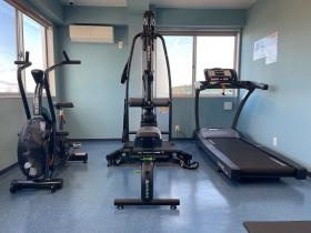 トレーニングジムスペースもあり、気分転換に最高。