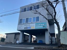 仙台泉店、駐車場完備。
