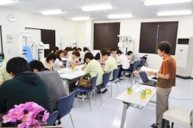 自社研修センターでの対面型研修の様子