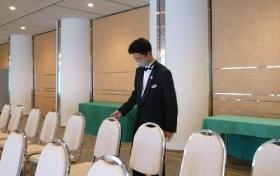 会場セットは細かくきちんと