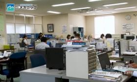 事務所内。電力は全て再生可能エネルギーを使用しています。