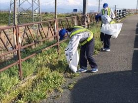 美化ボランティアを積極的に行っています。
