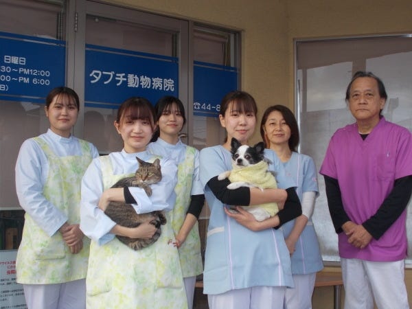 私たちが当院でメインに働くスタッフです。楽しく一緒に働きましょう。皆様の力を貸してください。未経験でも私たちが優しくご指導いたします。