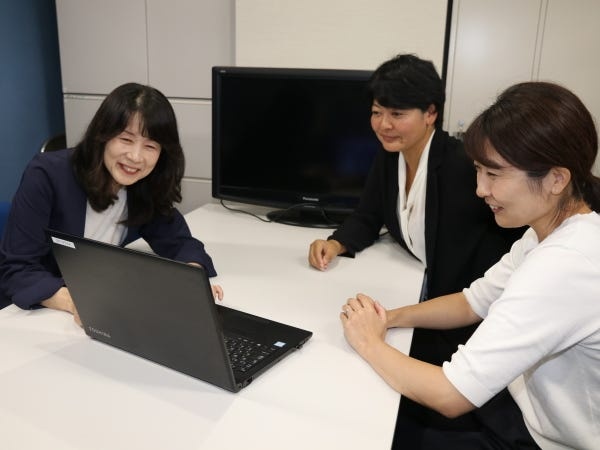 建築業界というと、男性が多いイメージですが、当センターでは男女関係なく活躍しています。