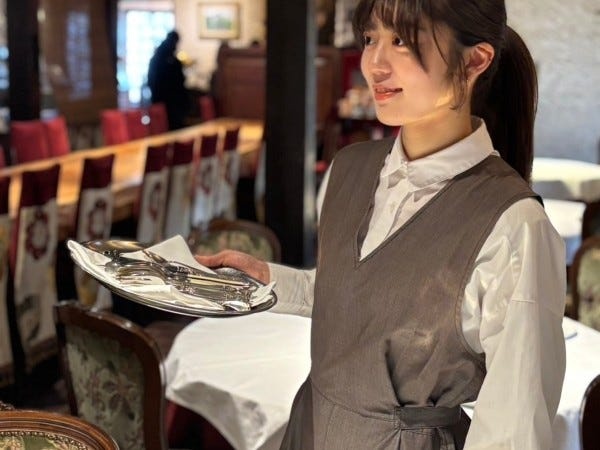 レストラン調理・接客スタッフ募集