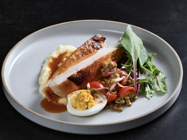 レストラン調理・接客スタッフ募集