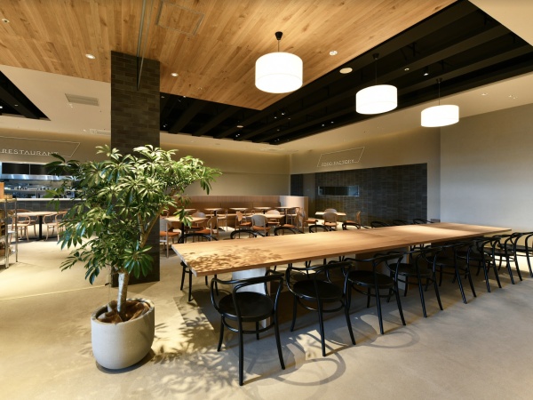 レストラン調理・接客スタッフ募集