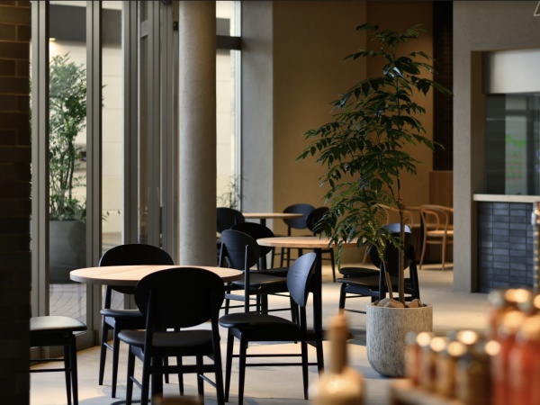 レストラン調理・接客スタッフ募集