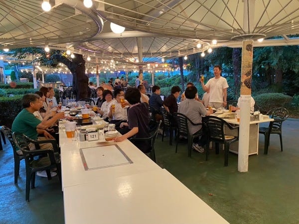 月1回慰労会を開催しています。美味しい食事と仕事以外の会話を楽しんでいます！