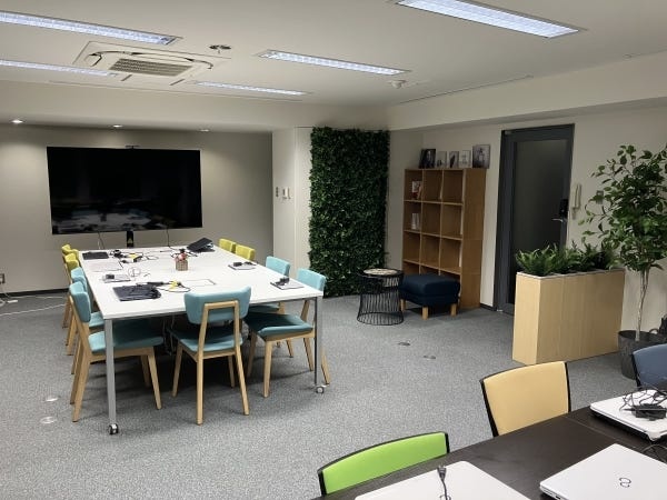 4Fフロアはテレワークなどで社員が活用しています！