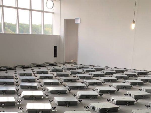 オフィス内装工事スタッフ（OAフロア・カーペット仕上げ）未経験歓迎