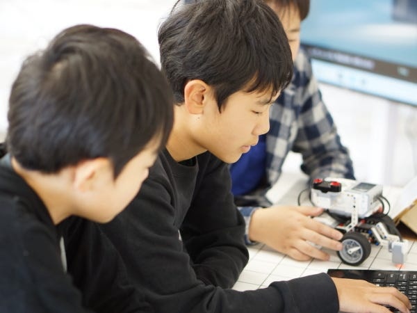 未経験歓迎！子ども向けプログラミング講師｜研修充実・週休2日