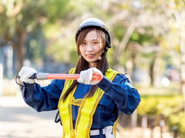 ＜警備STAFF募集＞難しいことはナシ♪丁寧研修で未経験でも安心◎歩行者や車両の誘導の他、パン屋さんでの見守り警備や、イベントの警備なども★