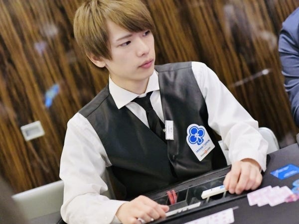 カジノディーラーはかっこいい・かわいい職業です！