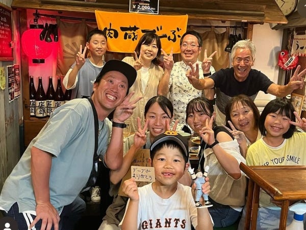 お客様は経営者の方やサラリーマンの方で大変賑わっております！