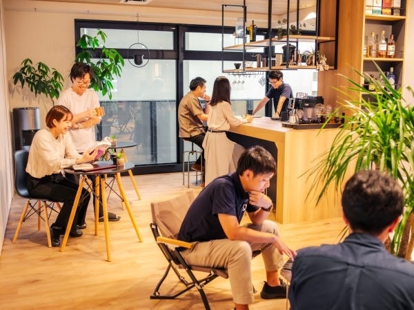 ドリンクコーナー、お菓子コーナーも充実。