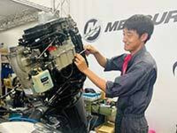 小型船舶の外装補修板金塗装（メカニック経験者優遇・塗装経験者優遇）