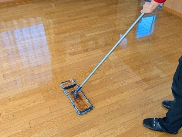 床もピカピカ！