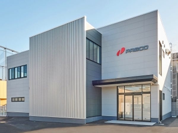 食堂は新しい建屋です。