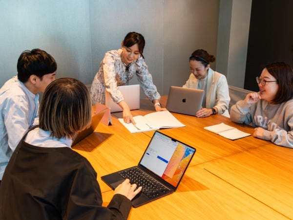 未経験歓迎！目元ケア製品の営業職｜新規ブランド立ち上げメンバー募集