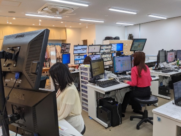 ライバー事務所運営スタッフ｜未経験歓迎！年間休日120日以上