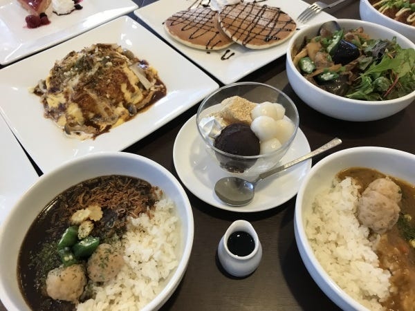 カフェホールスタッフ募集！未経験歓迎、簡単な接客・調理補助