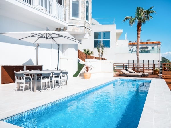 プールのあるお庭もデザインします！