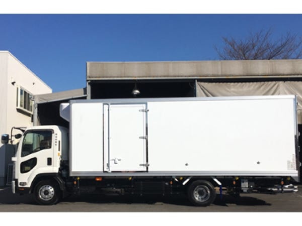 物流事業部：自社トラック