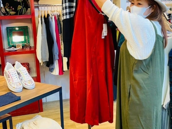 アパレル販売スタッフ募集！未経験歓迎、交通費支給