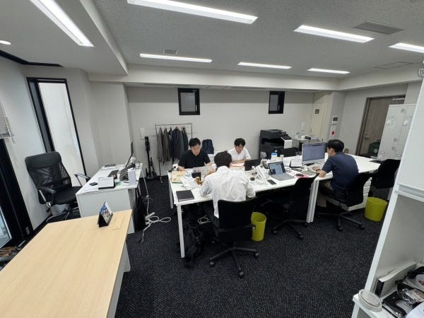 社内オフィス風景