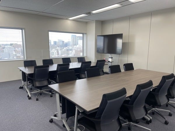 会議室からはランドマークタワーと富士山が一望できます♪