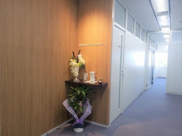 勤務いただくオフィスは3駅3路線利用可で好立地！オフィス周辺には飲食店も多く、ランチにも困りません♪