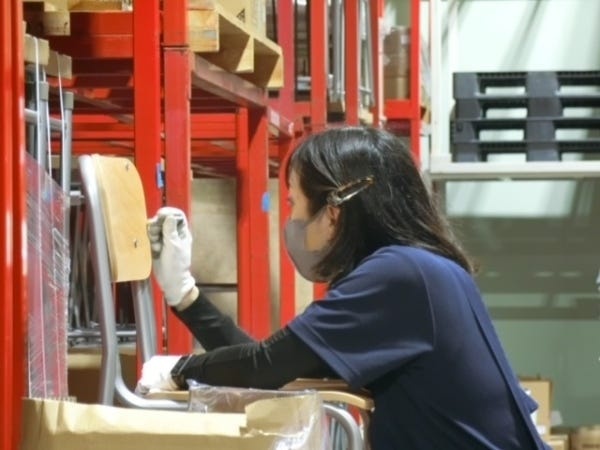 オフィス家具の検品・軽作業スタッフ募集！未経験者歓迎