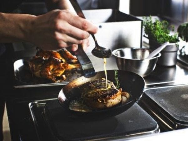 弊社直営店、弊社の取り扱うブランドの新商品開発、季節メニュー