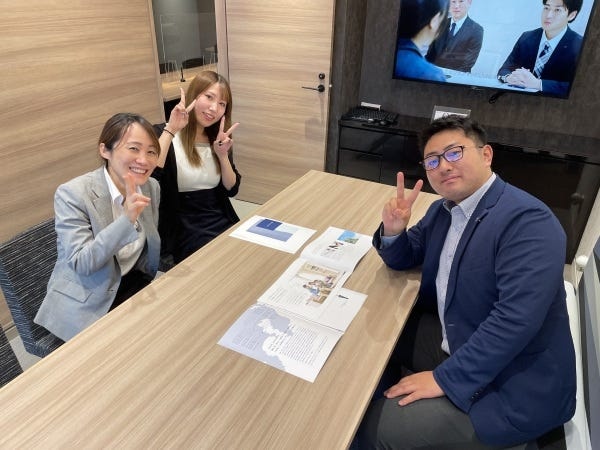 多くの未経験者が活躍しており、平均年収は【803万円！】。誰でも活躍できる体制、助け合う風土が根付いており、物心ともに豊かになれる環境です。