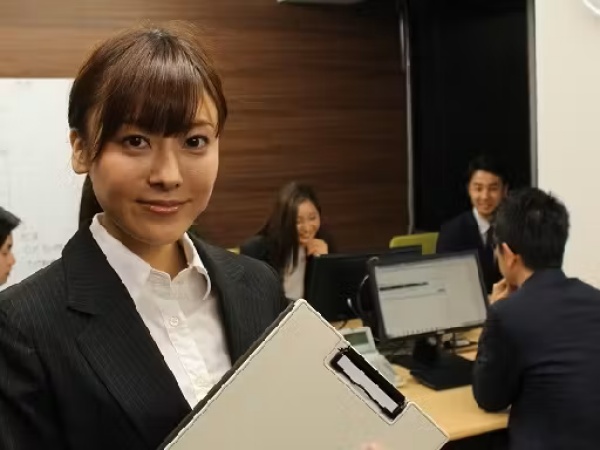 安心してスタートできるのは、温かい人間関係と手厚い研修があるから。困った時はすぐに助け合える仲間が、あなたの成長を全力でサポートします。