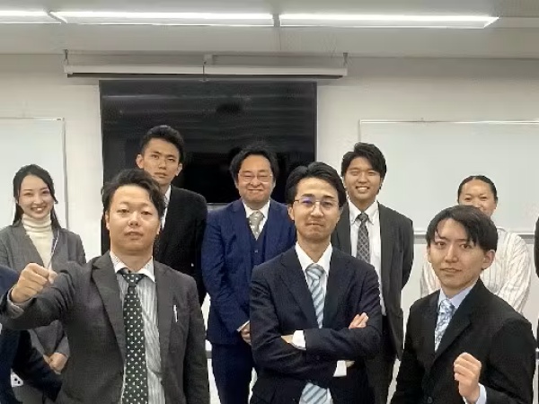 頑張りは契約数だけでなく、日々のプロセスや定性目標も評価。透明性の高い評価制度で、あなたの努力が正当に報われます。