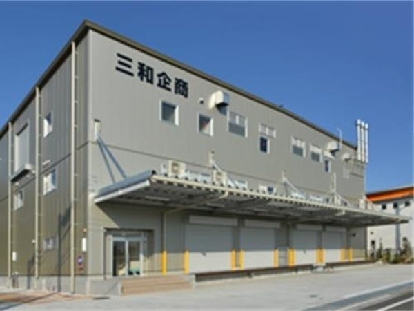 飯能工場外観：掃除のゆき届いた工場です。