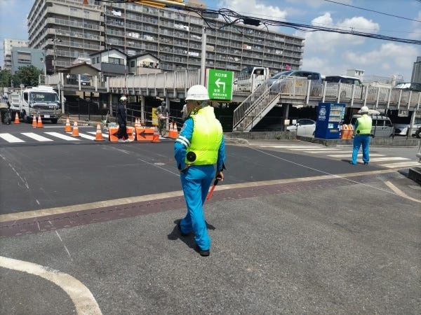 空調ファン付きベストを全員に支給しております。