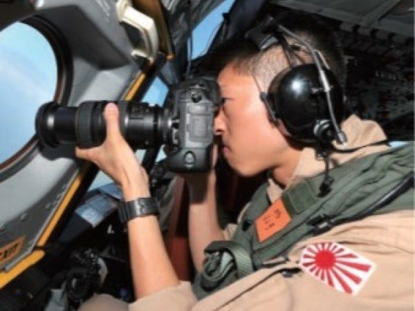 あらゆる仕事がある職場。多彩な分野で活躍する自衛隊。戦車や艦艇などを扱う分野から人事・総務まで、あなたの適性に応じた幅広い選択肢があります