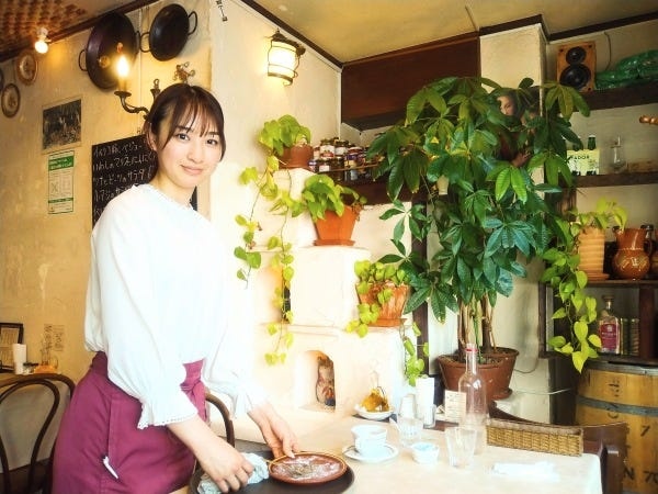 渋谷区レストラン｜ホールスタッフ募集！未経験歓迎・昇給あり