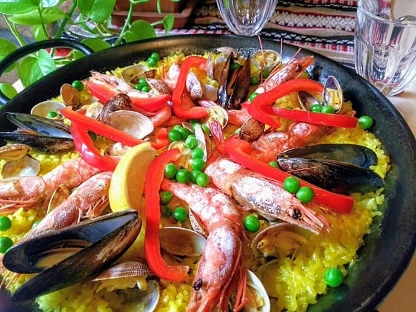 渋谷区レストラン｜ホールスタッフ募集！未経験歓迎・昇給あり